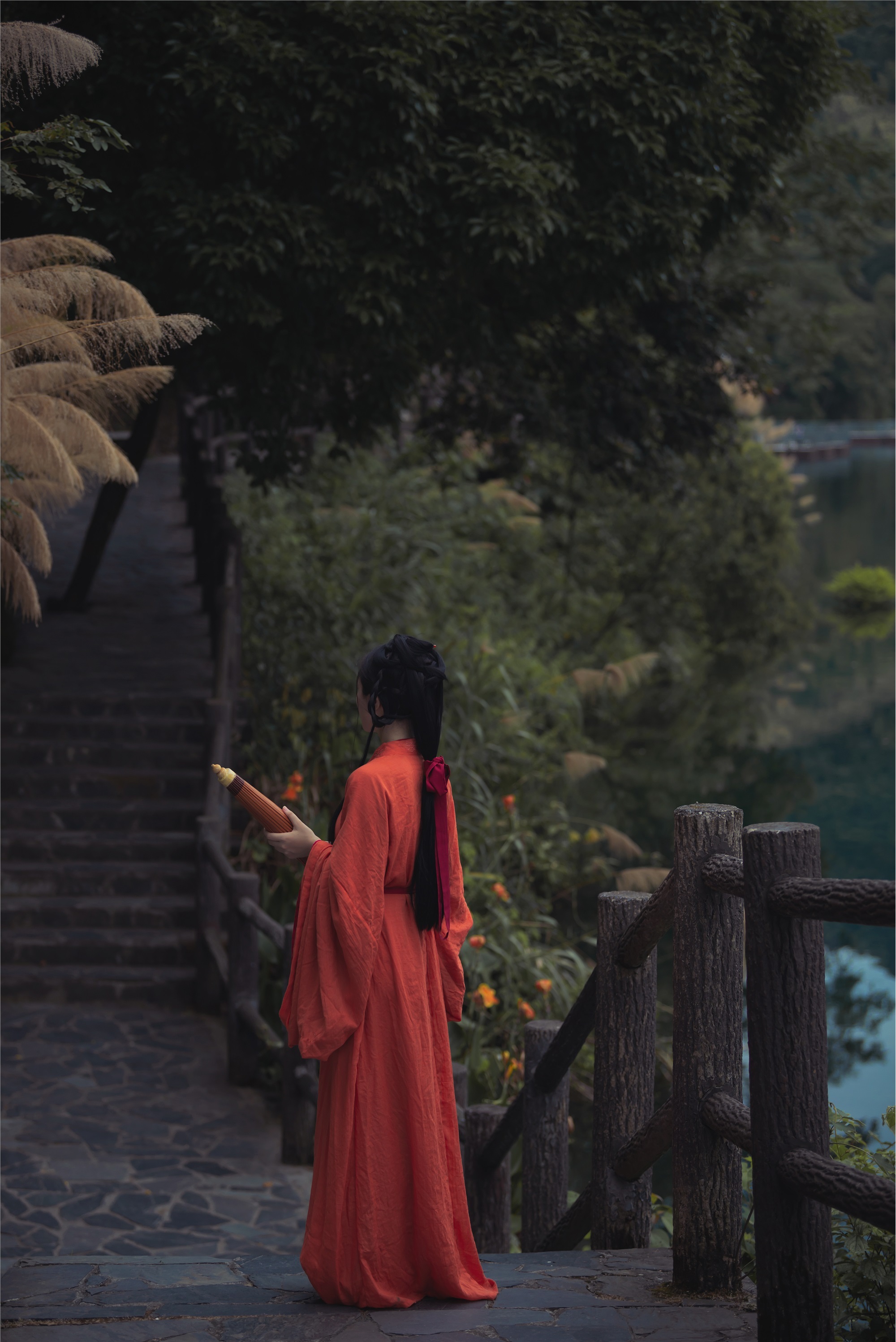 YITUYU艺图语 2021.09.08 人间忽晚 山河已秋 秦笙